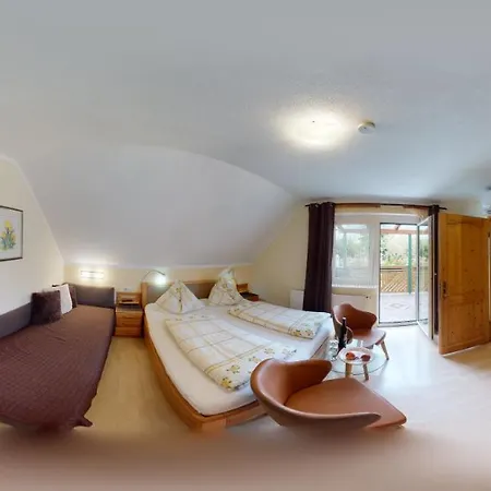 Dampf בית הארחה באד בלומאו